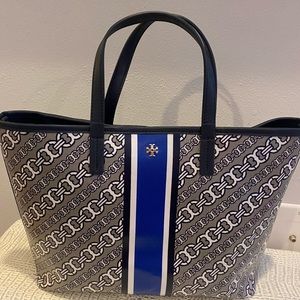 Gray and Navy Tory Burch purse. 100% Authentic.